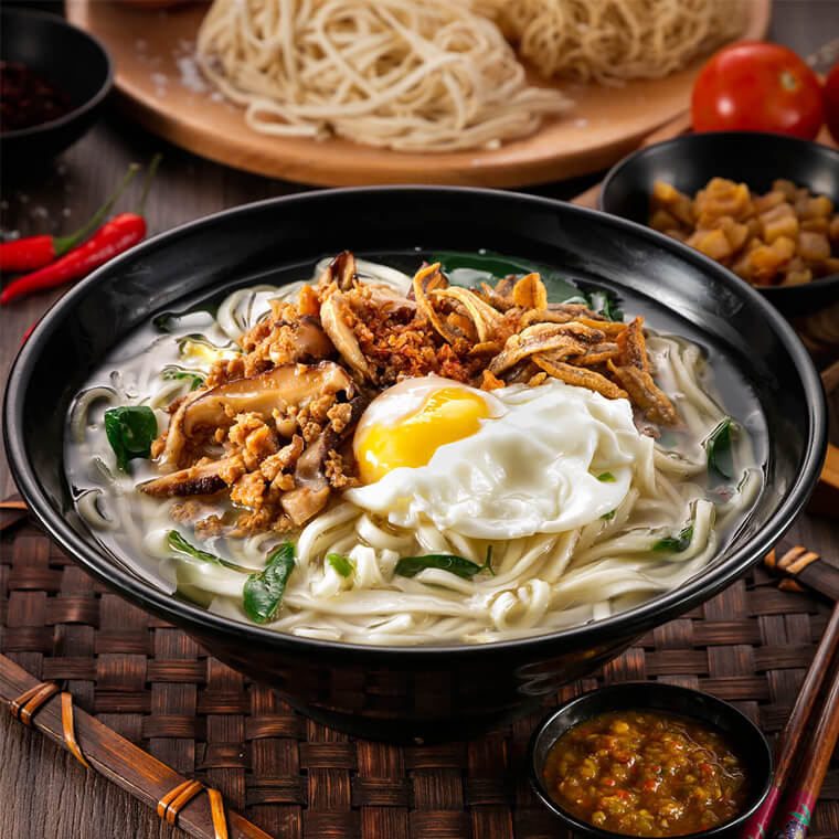 (A3) TRADITIONAL PAN MEE 'SOUP'